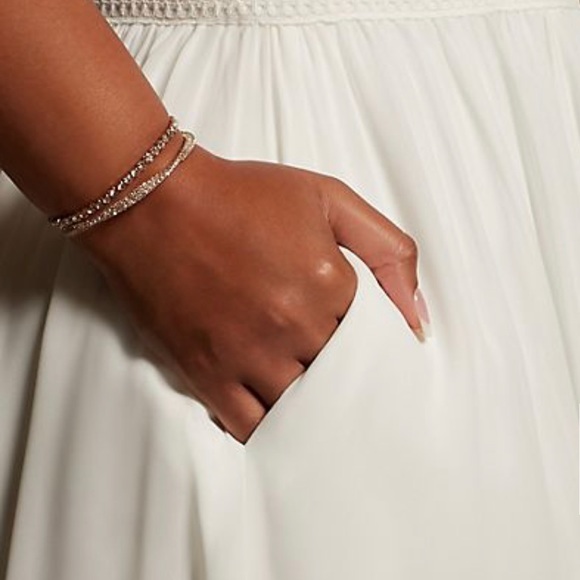 Davids’s Bridal Lace Illusion Back Chiffon Plus Size Wedding Dress - Picture 5 of 6